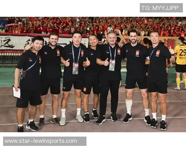 广州篮球队团队协作引发热议球迷对战术配合和球员默契提出不同看法 广州篮球队团队协作引发热议球迷对战术配合和球员默契提出不同看法