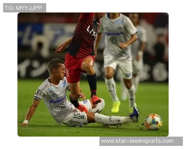 实时新闻李伟的足球之路从青涩少年到职业球员的心路历程